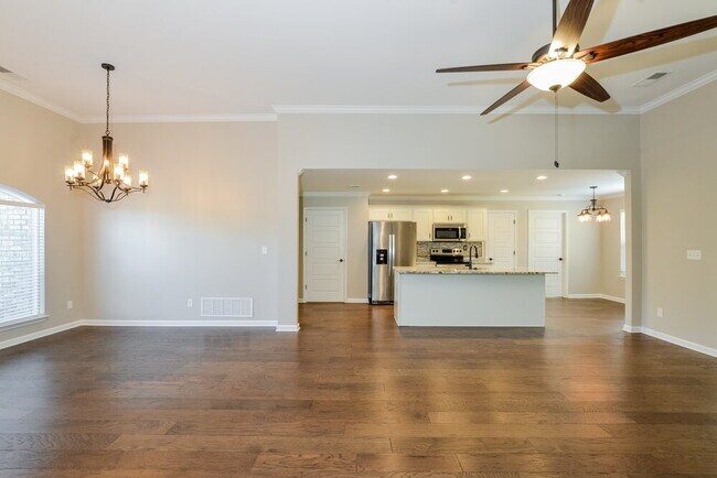 Foto del edificio - 3821 Dawnwood Cir W