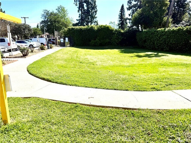 Foto del edificio - 684 E Lee Pl