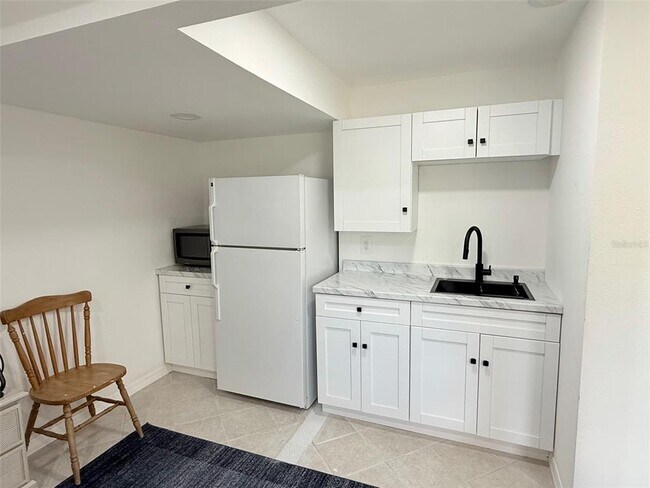 Foto del edificio - 707 40th St W