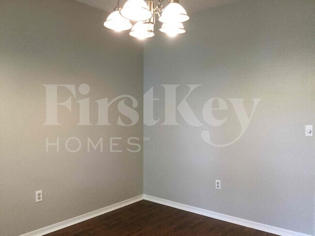 Foto del edificio - 4514 Glen Eden Rd