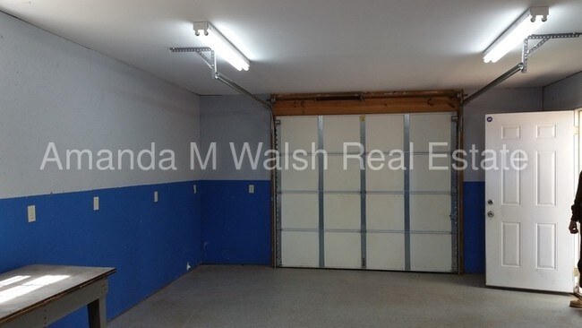 Building Photo - 302 Pine Grove Ave