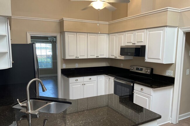Building Photo - 4900 Winwood Way