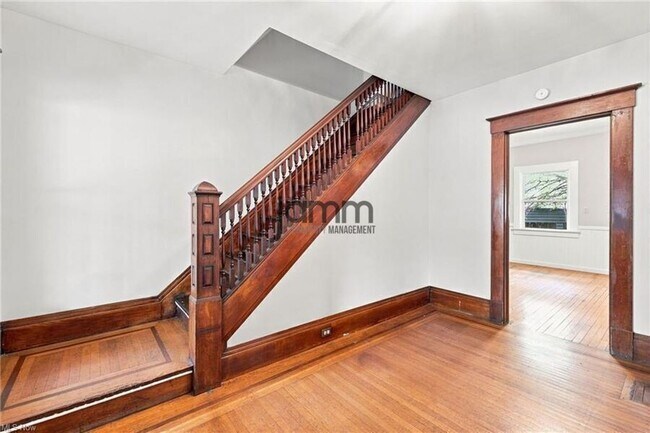Building Photo - 1303 Castle Ave
