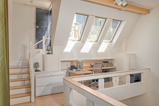 Foto del edificio - 152 W Burton Pl
