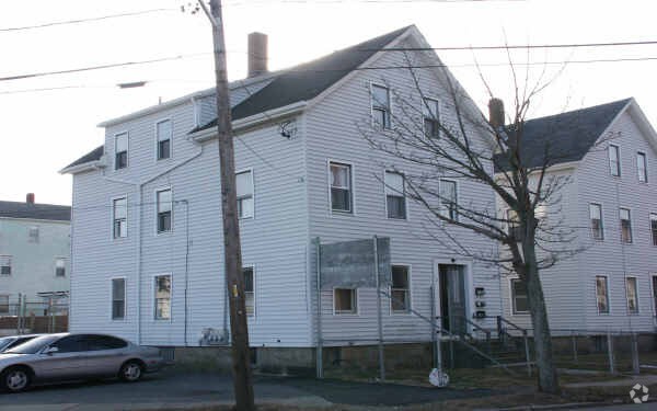 Primary Photo - 12-16 Cove St