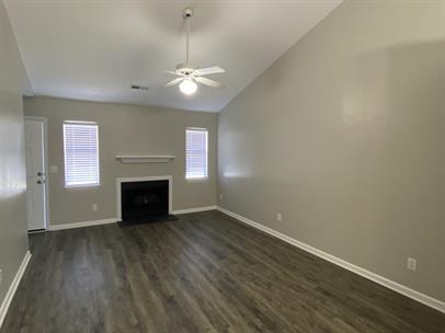 Foto del edificio - 2110 E 3rd St