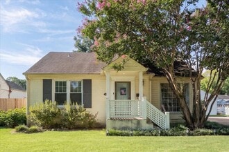 Building Photo - 3733 Charleswood Ave