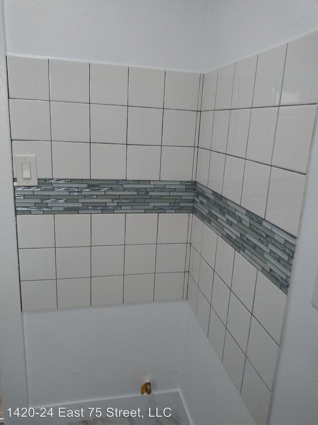 Foto del edificio - 1420 E 75th St