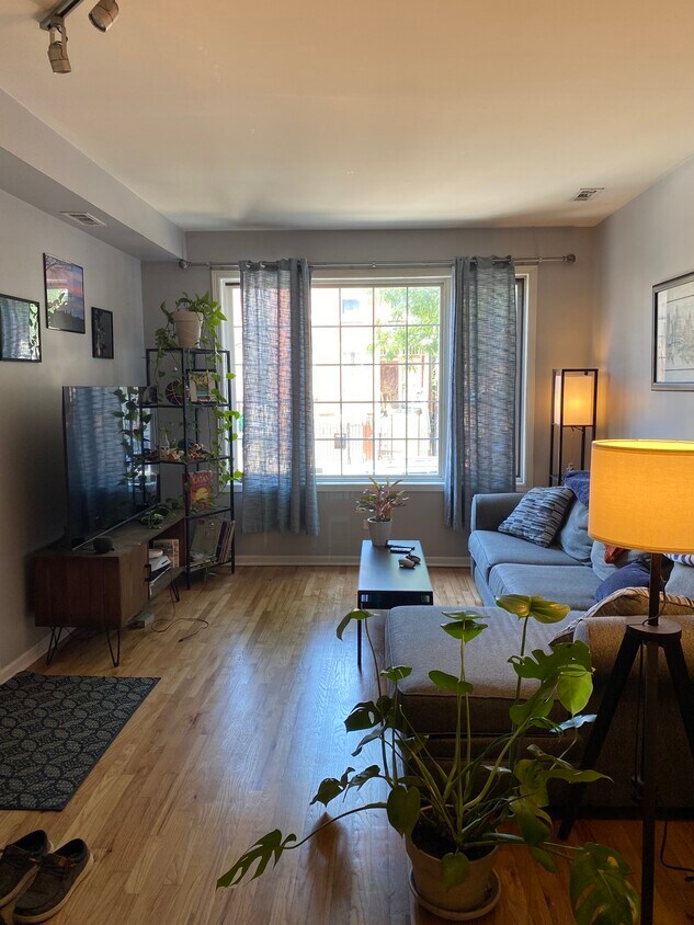 Foto principal - 1549 W Walton St