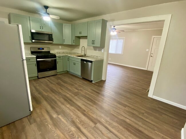 Foto del edificio - 1454 Pin Oak Dr