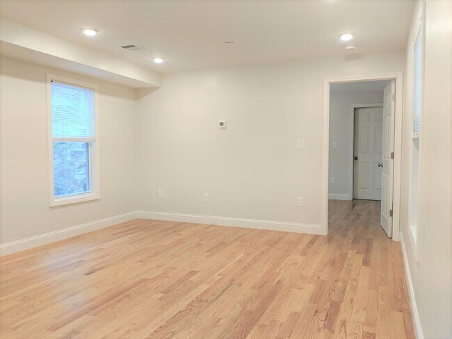Foto del edificio - 44 Cogswell Ave