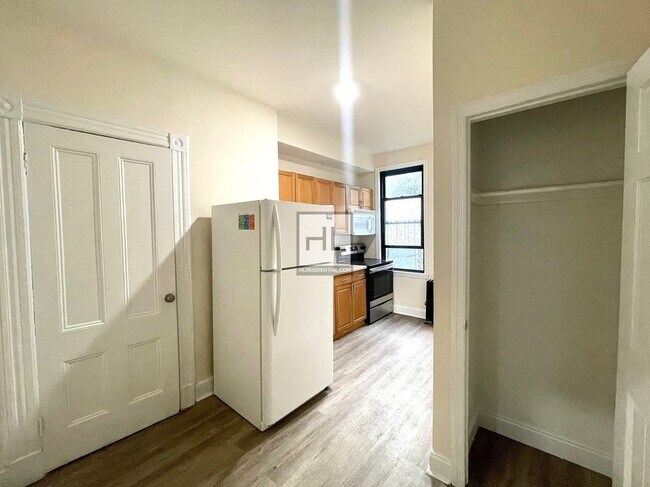 Foto del edificio - 51-28-51-35 35th St