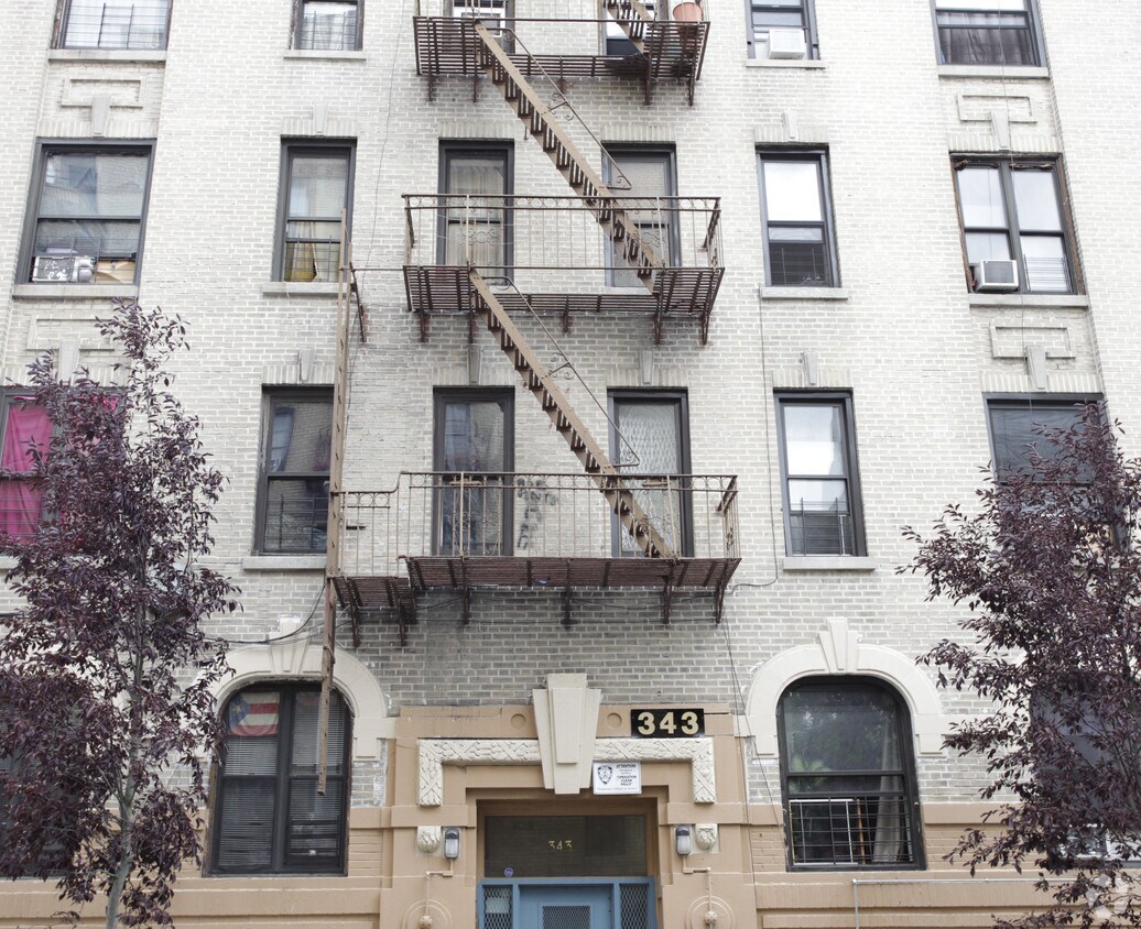 Entrada - 343 E 173rd St