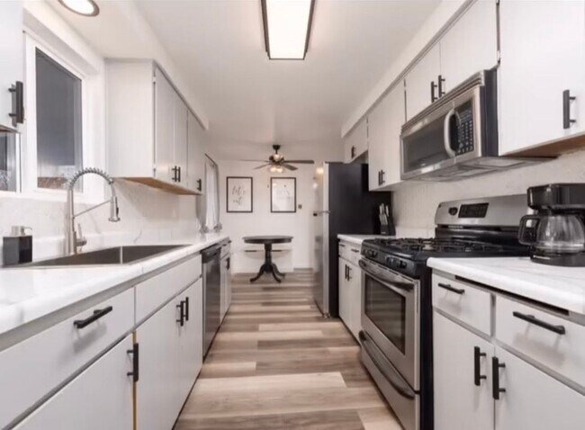 Foto del edificio - Reed Market