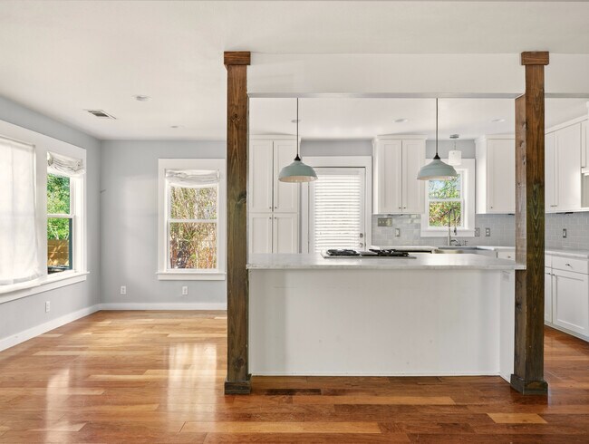 Foto del edificio - 1705 W 11th St