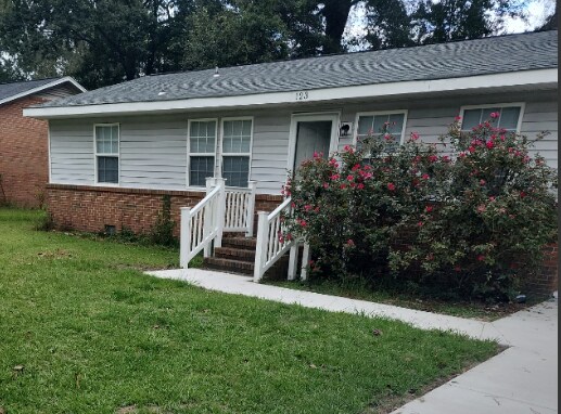 Foto principal - 123 Arthur Ct