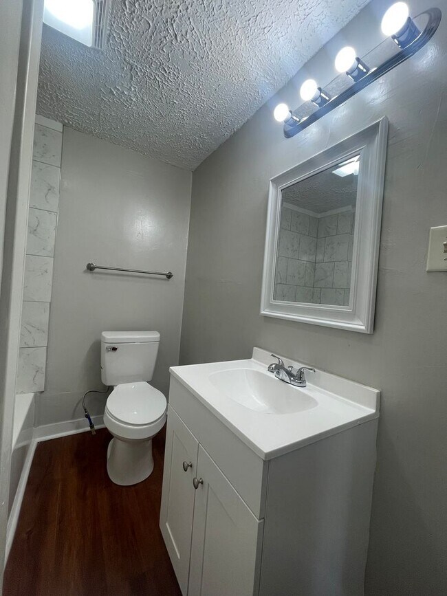 Foto del edificio - 2 Bedroom 1 Bathroom Home Available Now!