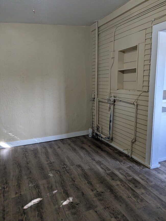 Foto del edificio - 620 E Main St