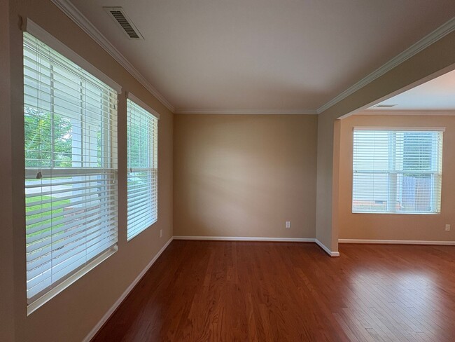 Building Photo - Gorgeous Sanford Home with Fenced Yard