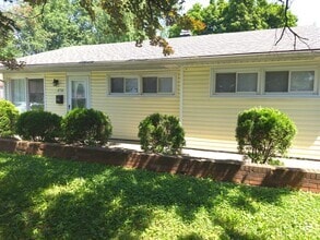 Building Photo - 2952 Garey Ln