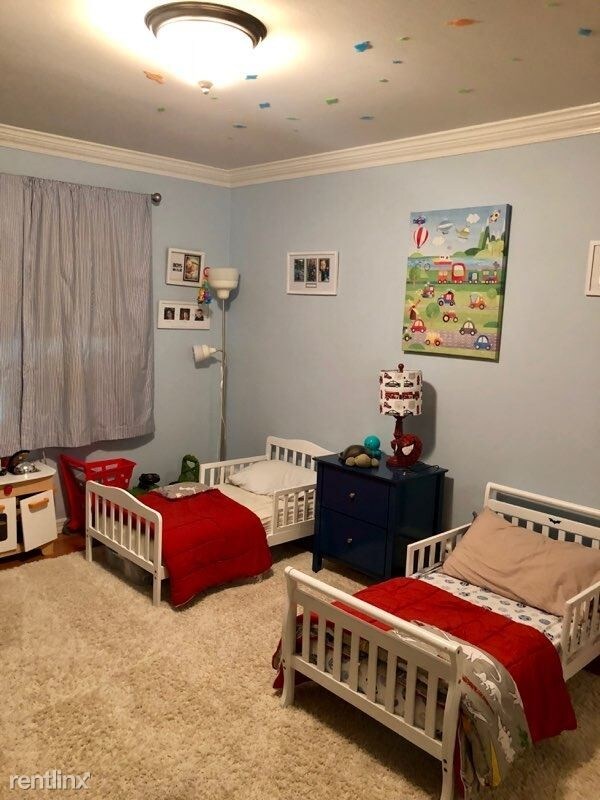 Foto del edificio - 51 Rosedale Ave