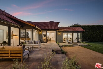 Building Photo - 992 Napoli Dr