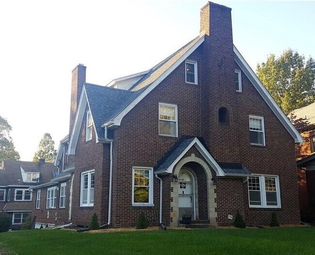 Foto del edificio - 1004 Quinby Ave