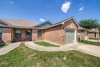 Building Photo - 11443 Creek Eagle