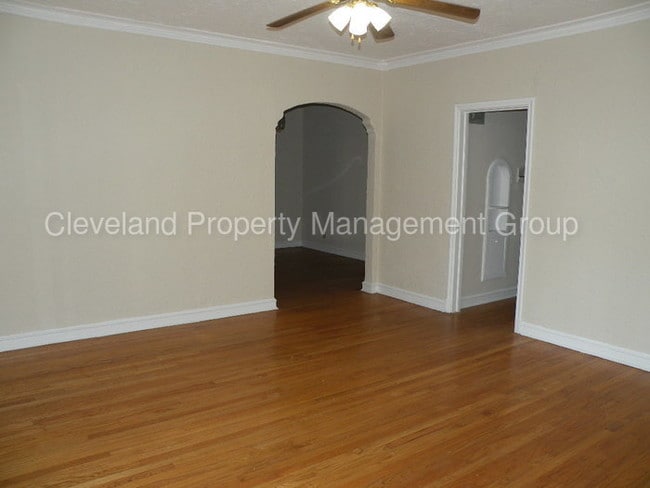 Building Photo - 15610 Van Aken Blvd