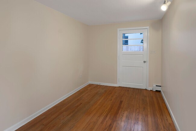 Foto del edificio - 72 Clearview Ave