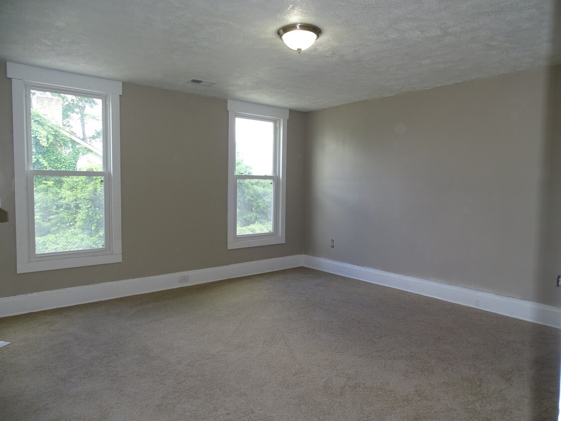 Primary Photo - 3164 Shadeland Ave