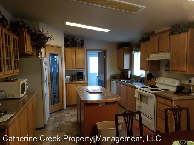 Foto del edificio - 3 br, 2 bath House - 1805 Russell Avenue