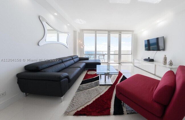 Foto del edificio - 5601 Collins Ave