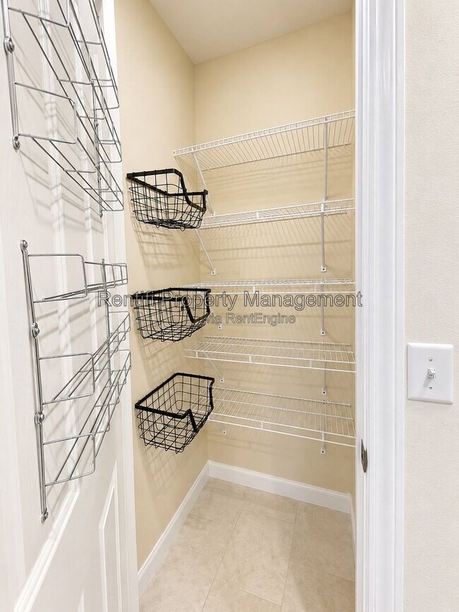 Foto del edificio - 304 Harry Ave N