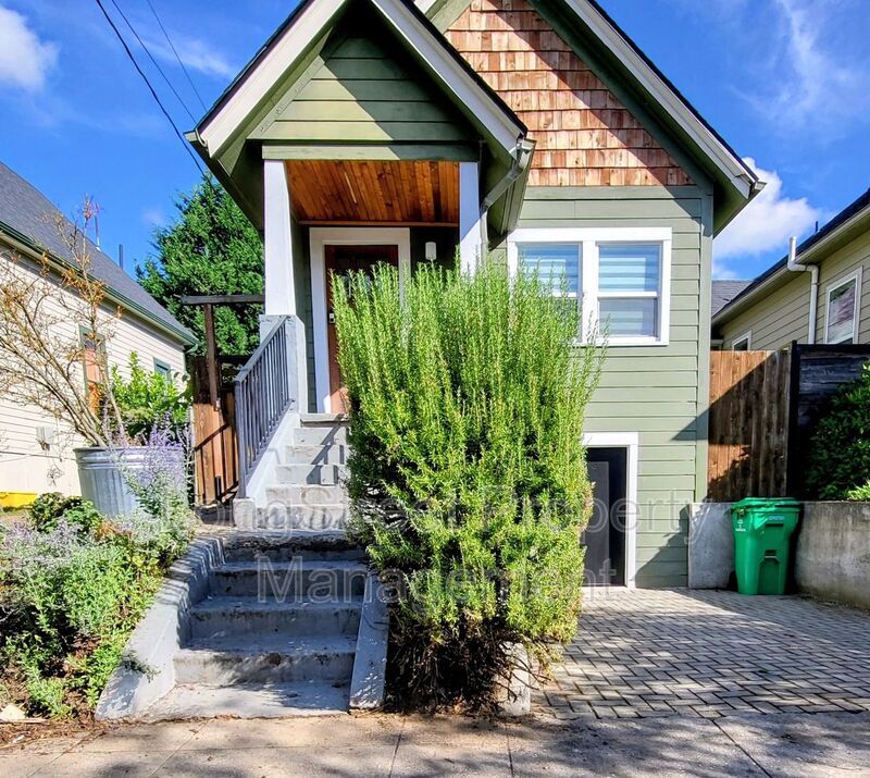 Foto principal - 3962 NE Grand Ave