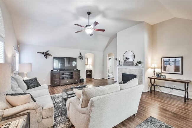 Building Photo - 11514 Dahlia Dale Dr