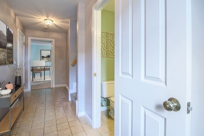 Foto del edificio - 77 Buttercup Ln