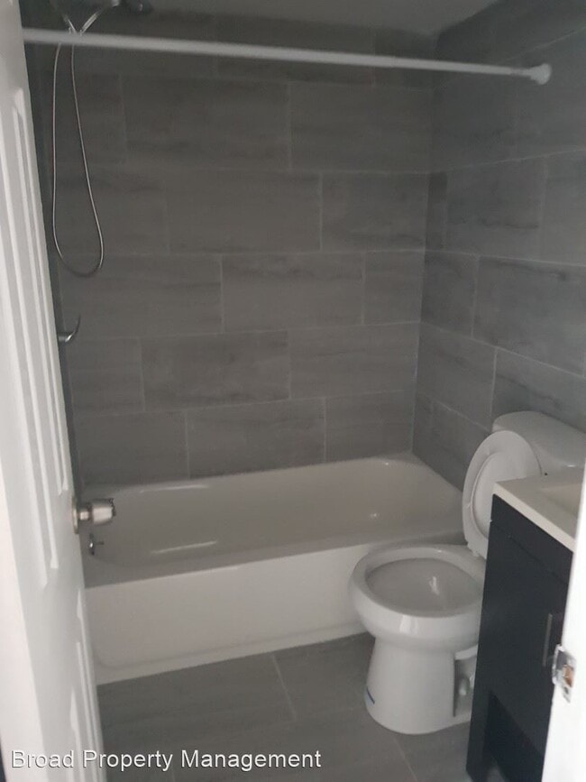 Building Photo - 2 br, 1 bath Apartment - 151 N. 9th Street