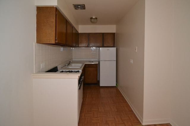 Building Photo - 443 W Aldine Ave