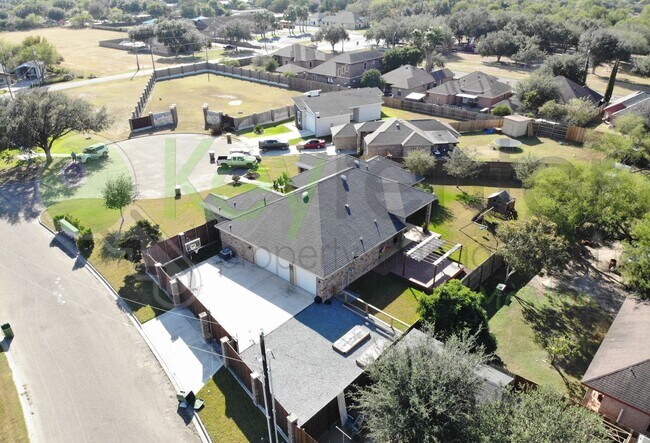 Foto del edificio - Beautiful 4 Bedroom- 3.5 Bathroom Home in Alamo, TX
