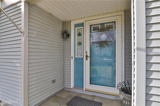 Building Photo - 3 br, 2.5 bath Townhome - 1257 Forest Rd