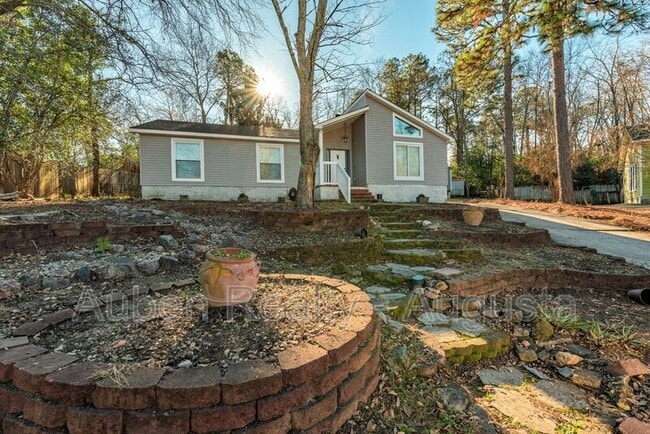 Building Photo - 250 Brooks Dr