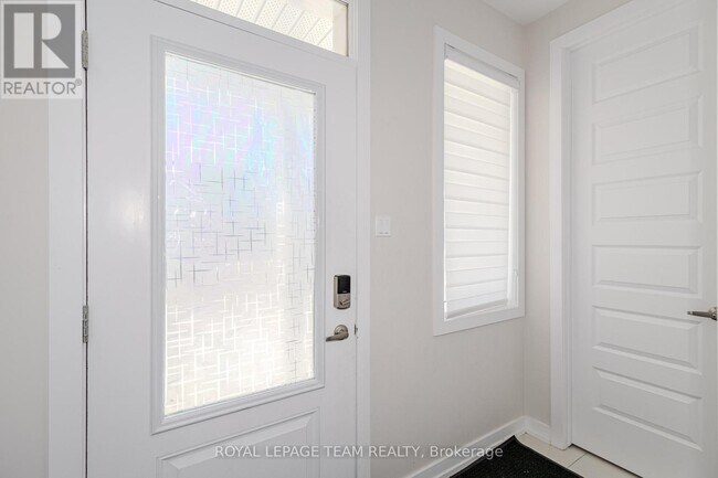 Photo du bâtiment - 621 Alopex Row