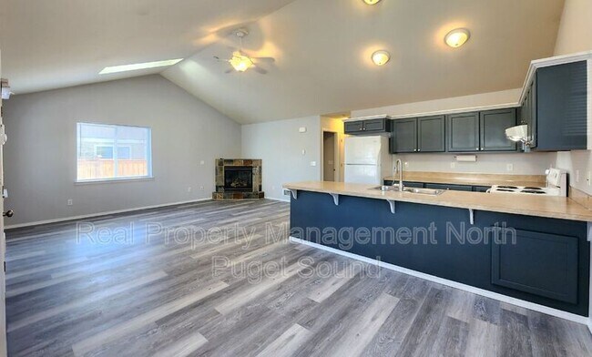 Foto del edificio - 112 N Gifford Ave