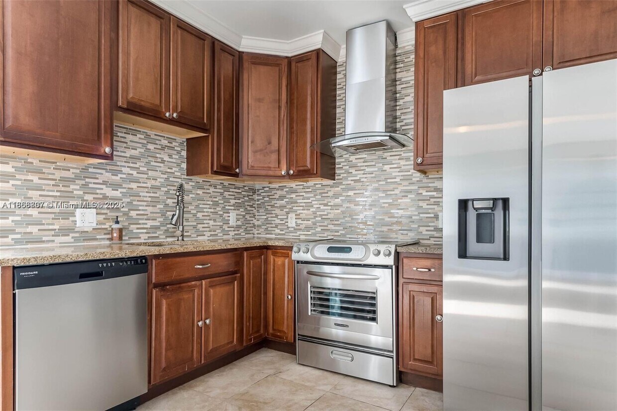 Foto principal - 1695 SW 11th St