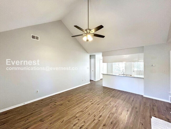 Building Photo - 5949 Shannon Dr