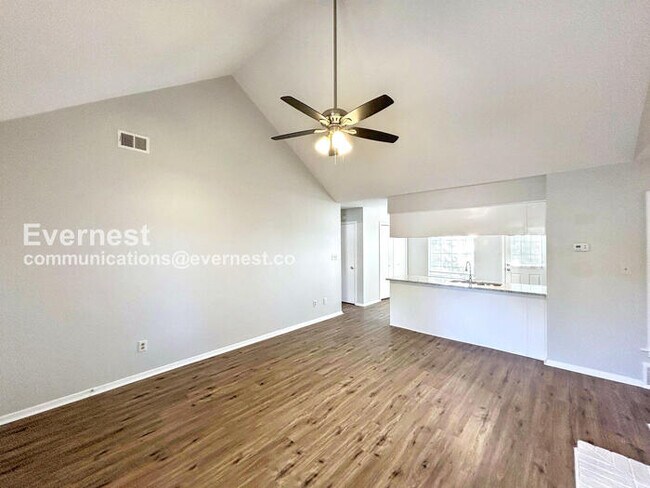 Foto del edificio - 5949 Shannon Dr