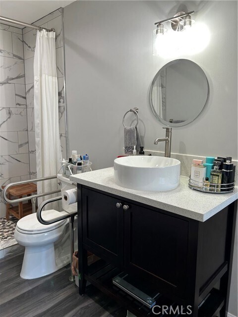 Foto del edificio - 7780 Shadyspring Pl