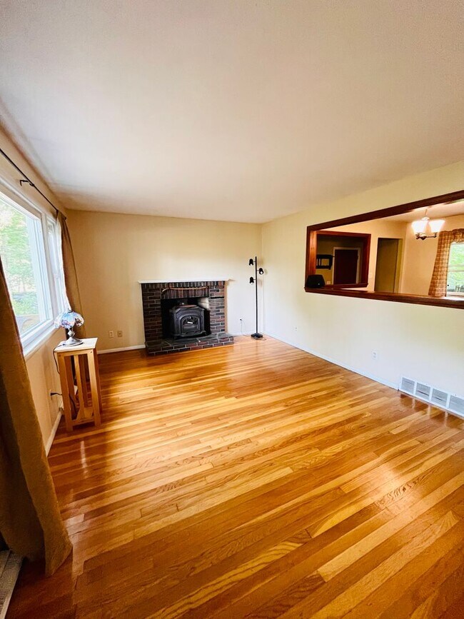 Foto del edificio - 3 Bedroom/ 2 Bathroom Home in Portsmouth!