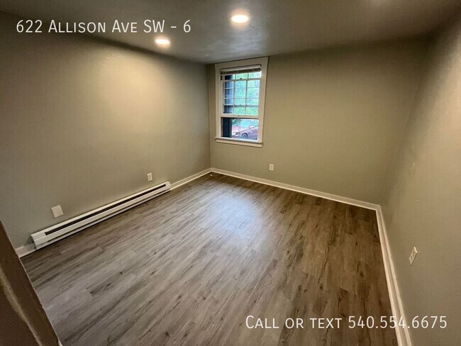 Foto del edificio - 622 Allison Ave SW